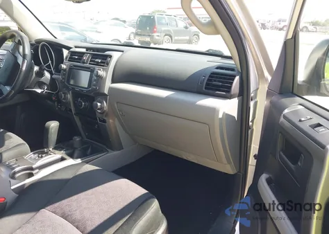 2013 Toyota 4Runner Trail z USA, uszkodzony, nr VIN JTEBU5JR8D5127610